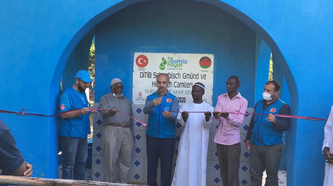 Turkish Islamic organization hands over solar powered boreholes in Malawi