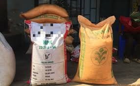 Mulanje South East MP distributes fertilizer to 17 groups from CDF