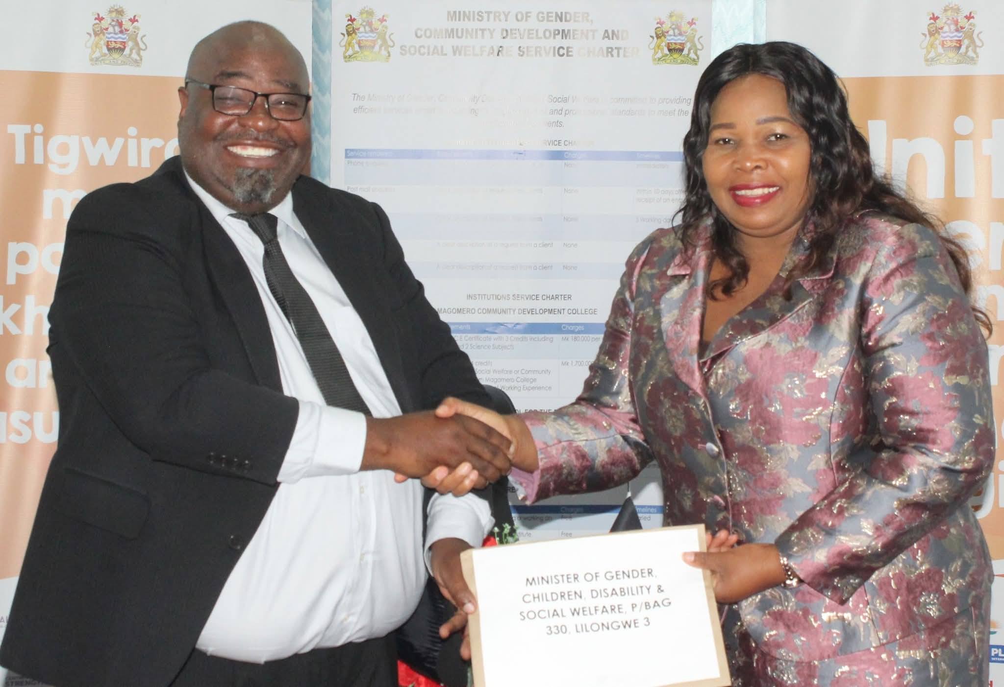 NAVICHA RIGHT CHUNGA LEFT